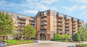 2111 WISCONSIN AVE NW #109, WASHINGTON, District Of Columbia 20007, 2 Bedrooms Bedrooms, ,2 BathroomsBathrooms,Residential,For sale,2111 WISCONSIN AVE NW #109,DCDC2225442 MLS # DCDC2225442