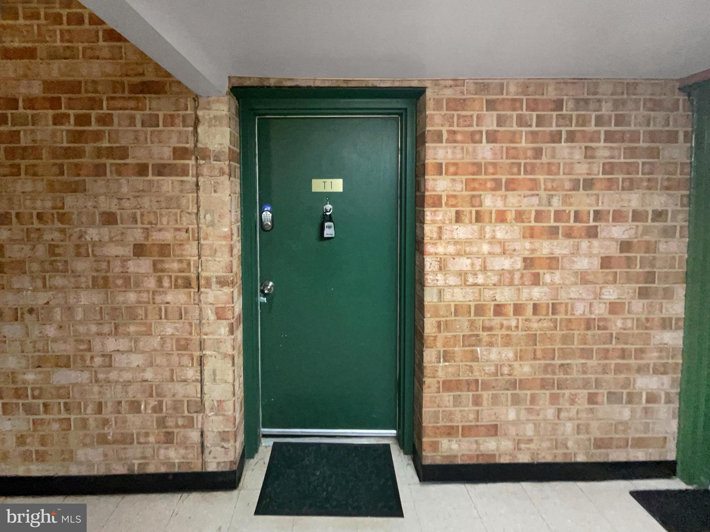 519 N ARMISTEAD ST #T1, ALEXANDRIA, Virginia 22312, 2 Bedrooms Bedrooms, ,1 BathroomBathrooms,Residential,For sale,519 N ARMISTEAD ST #T1,VAAX2050490 MLS # VAAX2050490