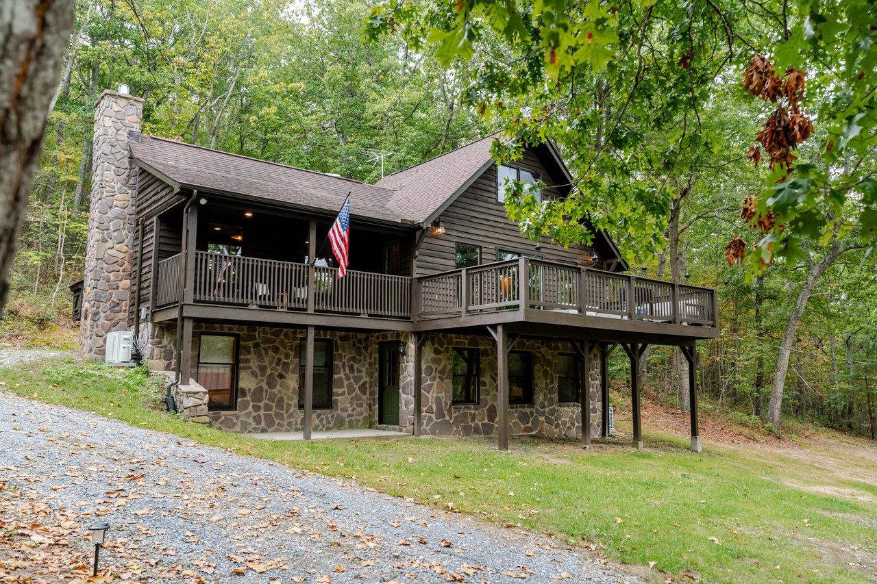 20220 WOODED VIEW LN, ELKTON, Virginia 22827, 3 Bedrooms Bedrooms, ,2 BathroomsBathrooms,Residential,Huckleberry Mountain Cabin,20220 WOODED VIEW LN,669640 MLS # 669640