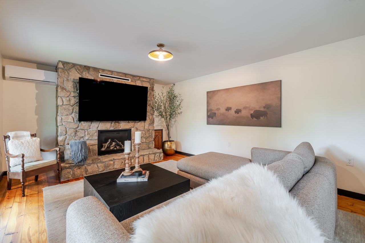 20220 WOODED VIEW LN, ELKTON, Virginia 22827, 3 Bedrooms Bedrooms, ,2 BathroomsBathrooms,Residential,Huckleberry Mountain Cabin,20220 WOODED VIEW LN,669640 MLS # 669640