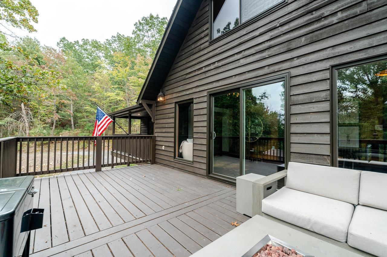 20220 WOODED VIEW LN, ELKTON, Virginia 22827, 3 Bedrooms Bedrooms, ,2 BathroomsBathrooms,Residential,Huckleberry Mountain Cabin,20220 WOODED VIEW LN,669640 MLS # 669640