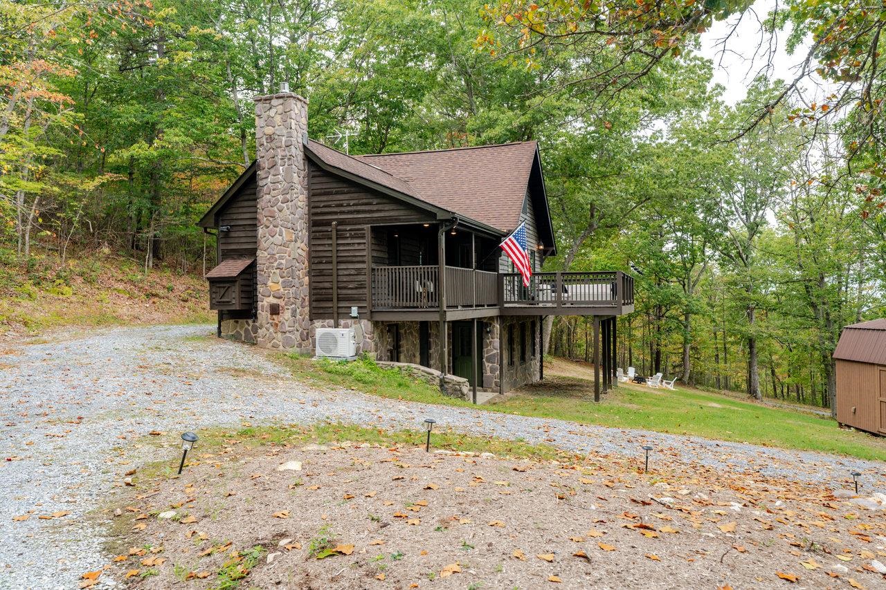 20220 WOODED VIEW LN, ELKTON, Virginia 22827, 3 Bedrooms Bedrooms, ,2 BathroomsBathrooms,Residential,Huckleberry Mountain Cabin,20220 WOODED VIEW LN,669640 MLS # 669640