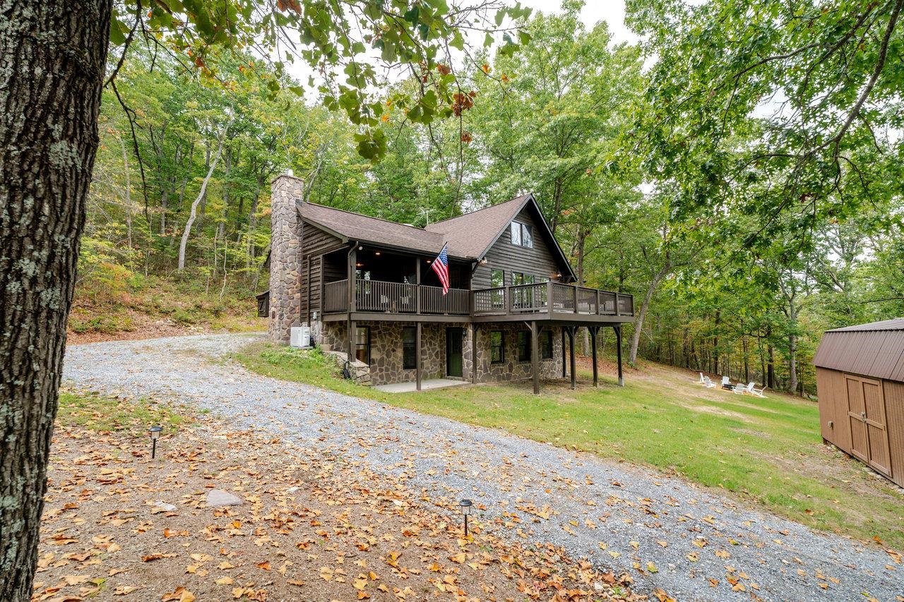20220 WOODED VIEW LN, ELKTON, Virginia 22827, 3 Bedrooms Bedrooms, ,2 BathroomsBathrooms,Residential,Huckleberry Mountain Cabin,20220 WOODED VIEW LN,669640 MLS # 669640