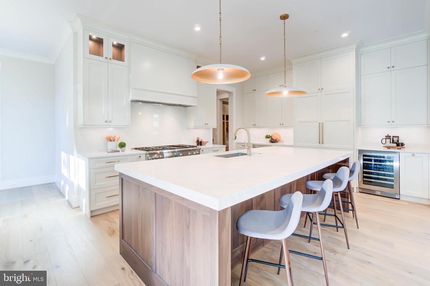 1806 DUMBARTON ST, MCLEAN, Virginia 22101, 6 Bedrooms Bedrooms, ,5 BathroomsBathrooms,Residential,For sale,1806 DUMBARTON ST,VAFX2223998 MLS # VAFX2223998
