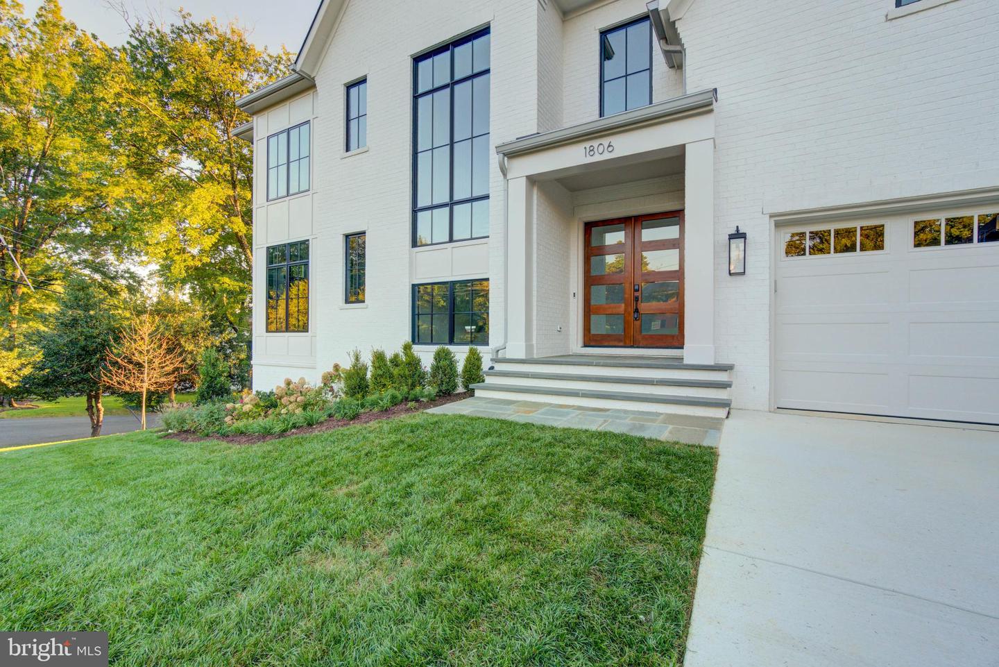 1806 DUMBARTON ST, MCLEAN, Virginia 22101, 6 Bedrooms Bedrooms, ,5 BathroomsBathrooms,Residential,For sale,1806 DUMBARTON ST,VAFX2223998 MLS # VAFX2223998