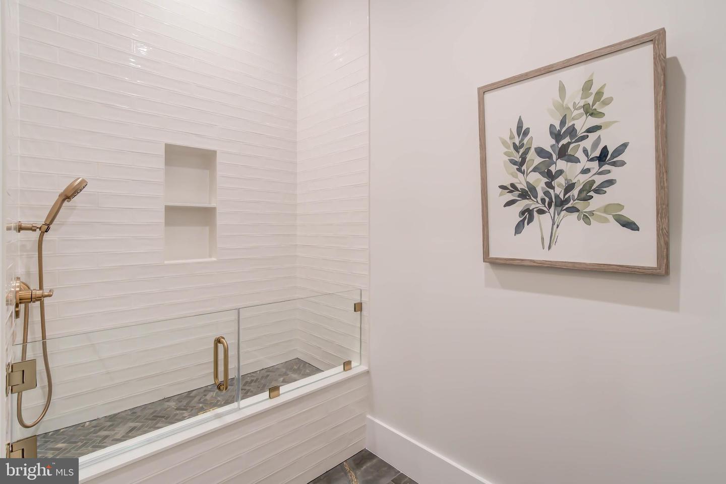 1806 DUMBARTON ST, MCLEAN, Virginia 22101, 6 Bedrooms Bedrooms, ,5 BathroomsBathrooms,Residential,For sale,1806 DUMBARTON ST,VAFX2223998 MLS # VAFX2223998