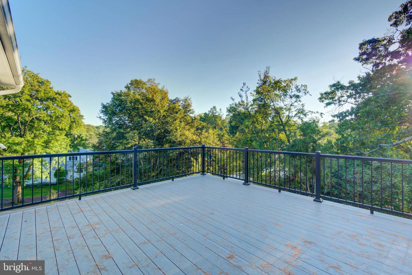 1806 DUMBARTON ST, MCLEAN, Virginia 22101, 6 Bedrooms Bedrooms, ,5 BathroomsBathrooms,Residential,For sale,1806 DUMBARTON ST,VAFX2223998 MLS # VAFX2223998