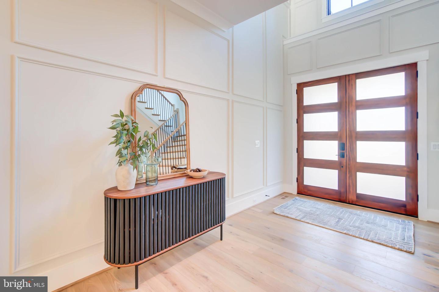 1806 DUMBARTON ST, MCLEAN, Virginia 22101, 6 Bedrooms Bedrooms, ,5 BathroomsBathrooms,Residential,For sale,1806 DUMBARTON ST,VAFX2223998 MLS # VAFX2223998
