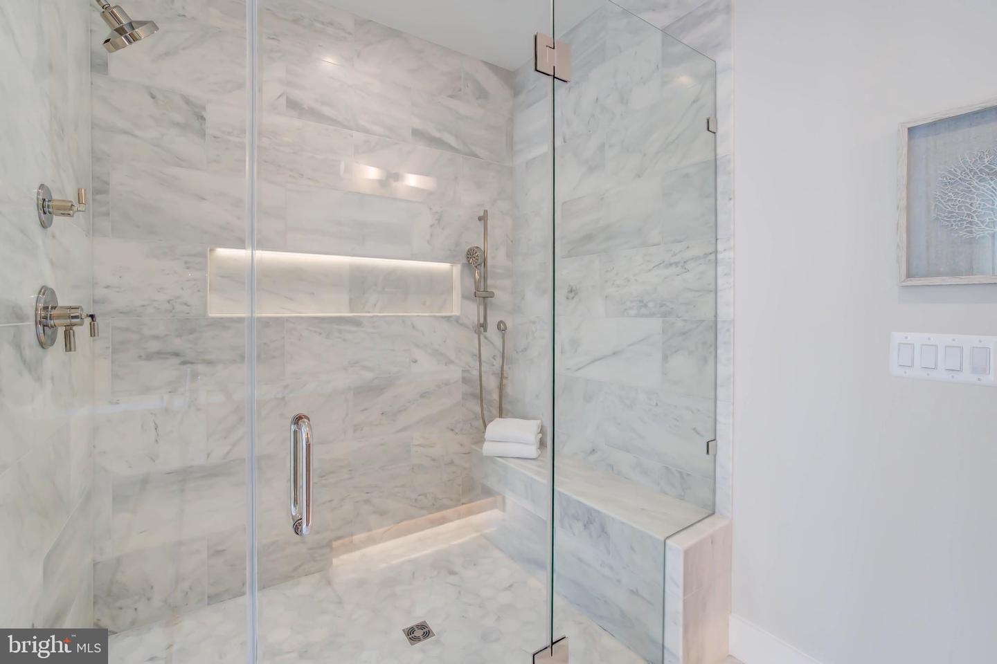 1806 DUMBARTON ST, MCLEAN, Virginia 22101, 6 Bedrooms Bedrooms, ,5 BathroomsBathrooms,Residential,For sale,1806 DUMBARTON ST,VAFX2223998 MLS # VAFX2223998