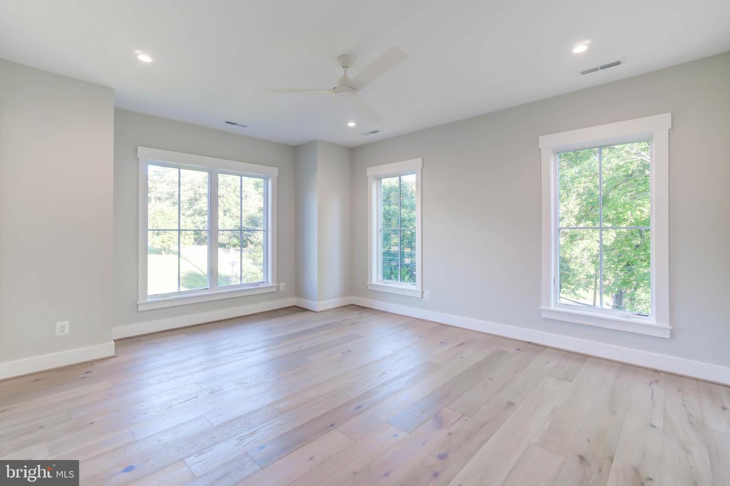 1806 DUMBARTON ST, MCLEAN, Virginia 22101, 6 Bedrooms Bedrooms, ,5 BathroomsBathrooms,Residential,For sale,1806 DUMBARTON ST,VAFX2223998 MLS # VAFX2223998