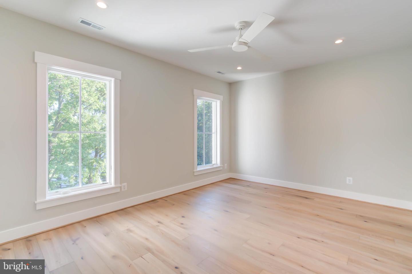 1806 DUMBARTON ST, MCLEAN, Virginia 22101, 6 Bedrooms Bedrooms, ,5 BathroomsBathrooms,Residential,For sale,1806 DUMBARTON ST,VAFX2223998 MLS # VAFX2223998