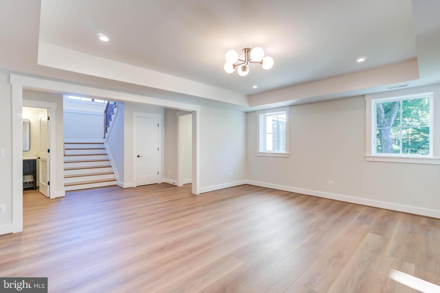 1806 DUMBARTON ST, MCLEAN, Virginia 22101, 6 Bedrooms Bedrooms, ,5 BathroomsBathrooms,Residential,For sale,1806 DUMBARTON ST,VAFX2223998 MLS # VAFX2223998