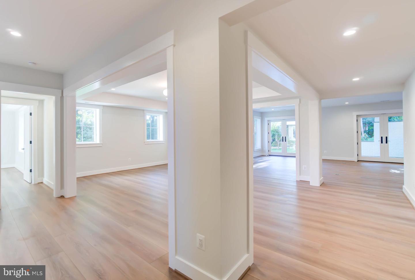 1806 DUMBARTON ST, MCLEAN, Virginia 22101, 6 Bedrooms Bedrooms, ,5 BathroomsBathrooms,Residential,For sale,1806 DUMBARTON ST,VAFX2223998 MLS # VAFX2223998