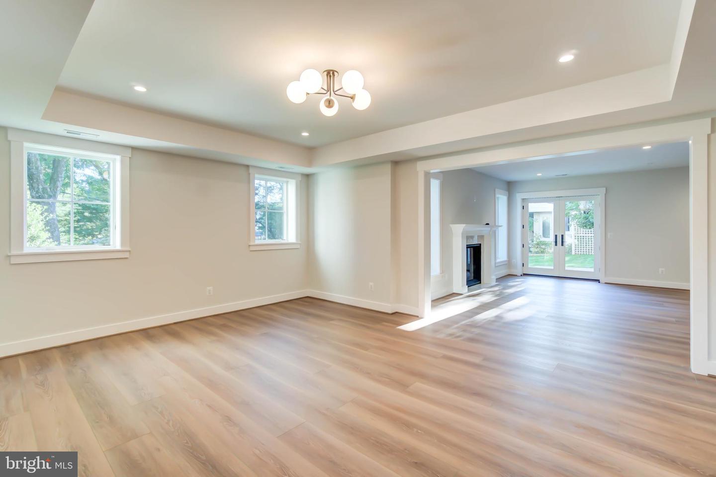 1806 DUMBARTON ST, MCLEAN, Virginia 22101, 6 Bedrooms Bedrooms, ,5 BathroomsBathrooms,Residential,For sale,1806 DUMBARTON ST,VAFX2223998 MLS # VAFX2223998