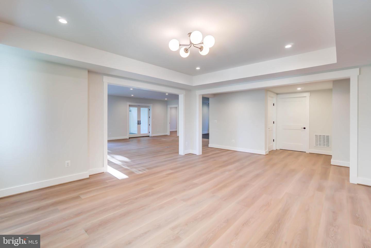 1806 DUMBARTON ST, MCLEAN, Virginia 22101, 6 Bedrooms Bedrooms, ,5 BathroomsBathrooms,Residential,For sale,1806 DUMBARTON ST,VAFX2223998 MLS # VAFX2223998