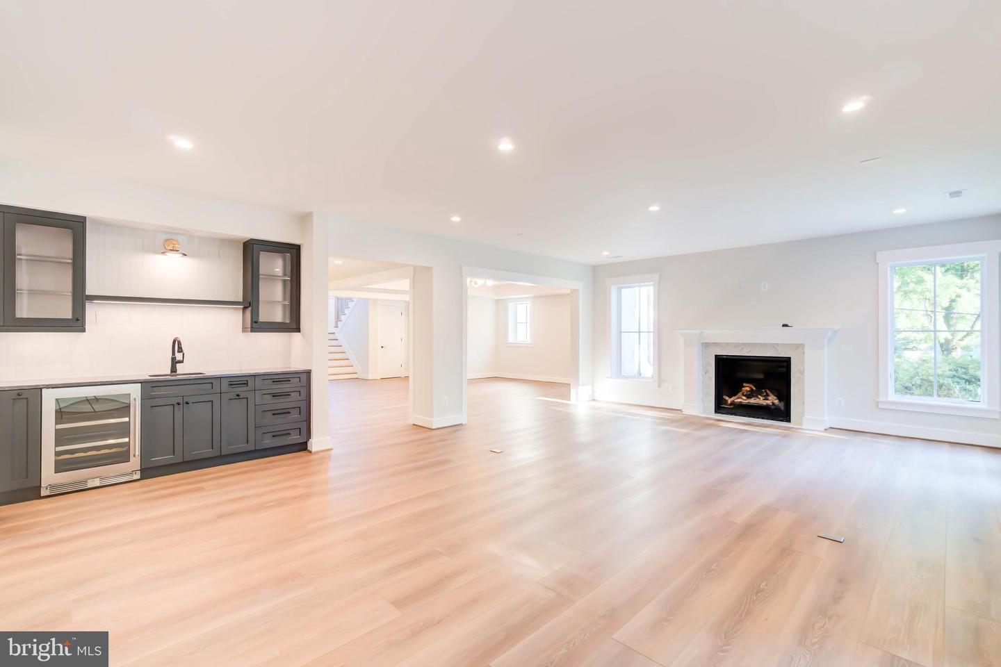 1806 DUMBARTON ST, MCLEAN, Virginia 22101, 6 Bedrooms Bedrooms, ,5 BathroomsBathrooms,Residential,For sale,1806 DUMBARTON ST,VAFX2223998 MLS # VAFX2223998