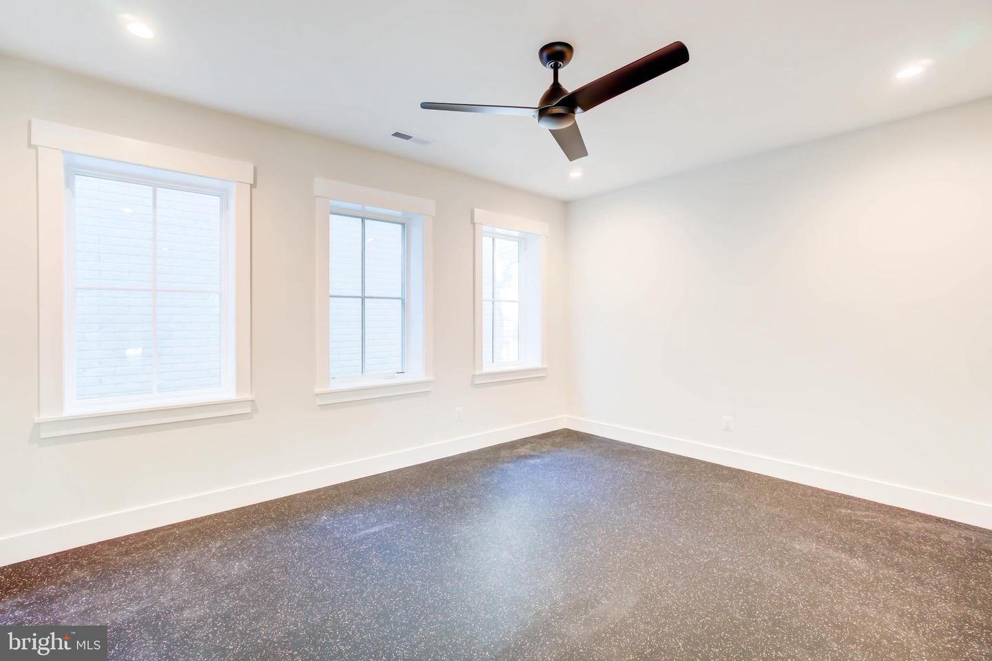 1806 DUMBARTON ST, MCLEAN, Virginia 22101, 6 Bedrooms Bedrooms, ,5 BathroomsBathrooms,Residential,For sale,1806 DUMBARTON ST,VAFX2223998 MLS # VAFX2223998