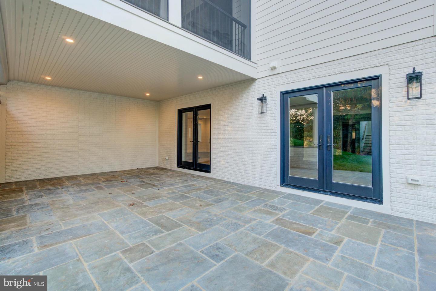 1806 DUMBARTON ST, MCLEAN, Virginia 22101, 6 Bedrooms Bedrooms, ,5 BathroomsBathrooms,Residential,For sale,1806 DUMBARTON ST,VAFX2223998 MLS # VAFX2223998