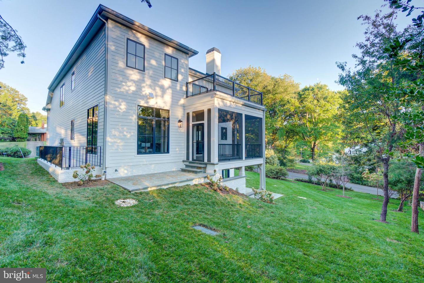 1806 DUMBARTON ST, MCLEAN, Virginia 22101, 6 Bedrooms Bedrooms, ,5 BathroomsBathrooms,Residential,For sale,1806 DUMBARTON ST,VAFX2223998 MLS # VAFX2223998