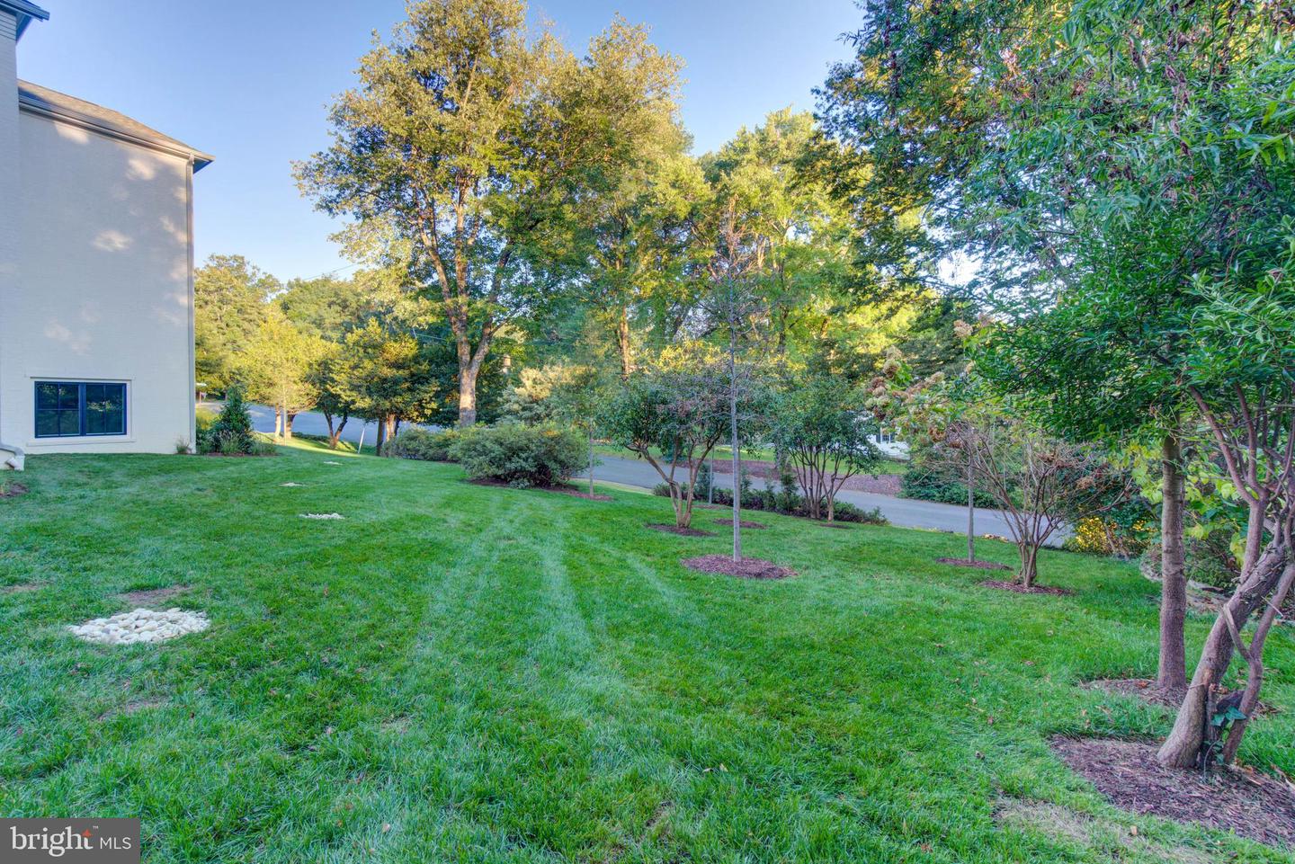 1806 DUMBARTON ST, MCLEAN, Virginia 22101, 6 Bedrooms Bedrooms, ,5 BathroomsBathrooms,Residential,For sale,1806 DUMBARTON ST,VAFX2223998 MLS # VAFX2223998