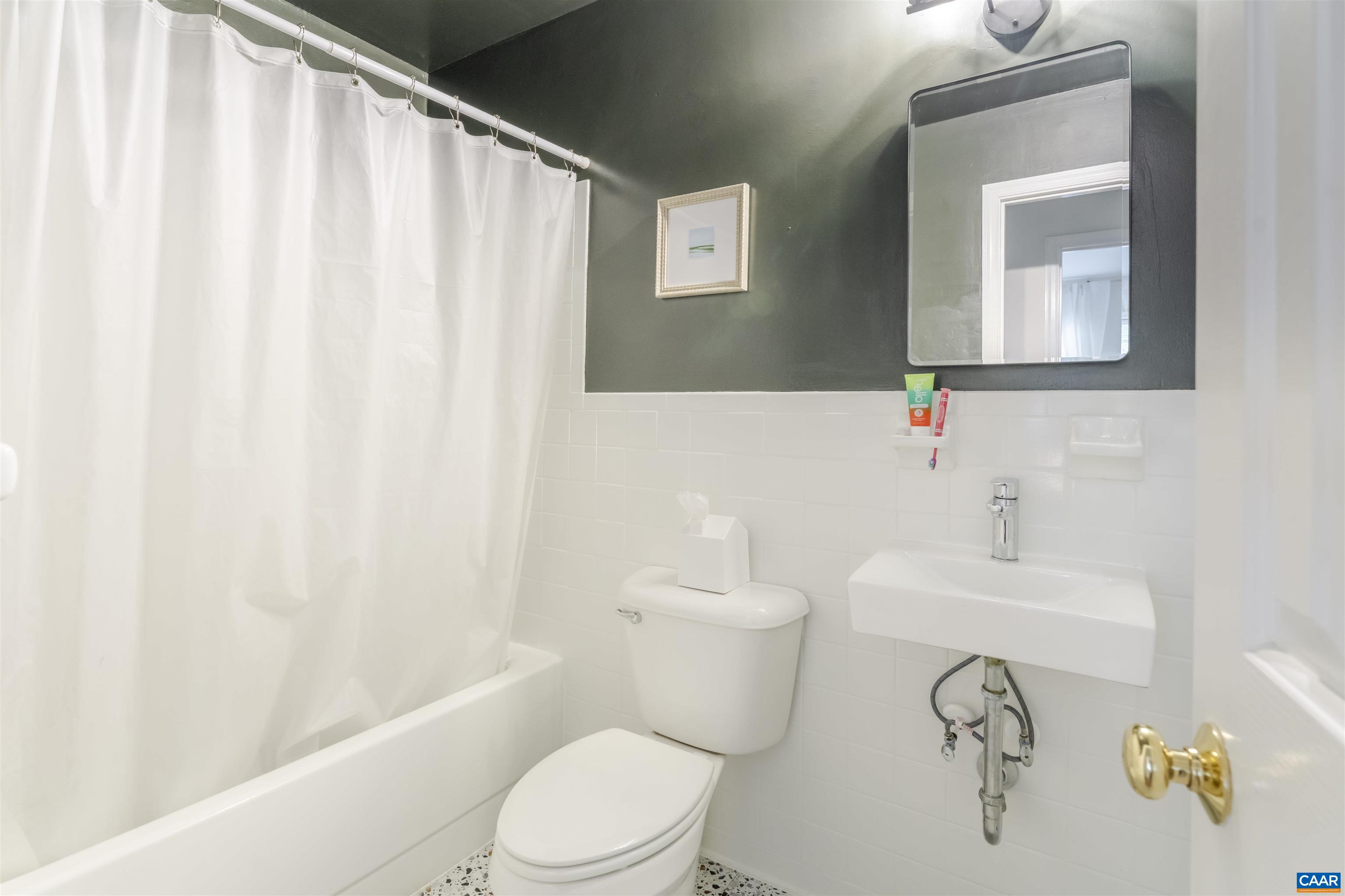 2302 WAKEFIELD RD, CHARLOTTESVILLE, Virginia 22901, 4 Bedrooms Bedrooms, ,3 BathroomsBathrooms,Residential,2302 WAKEFIELD RD,669647 MLS # 669647