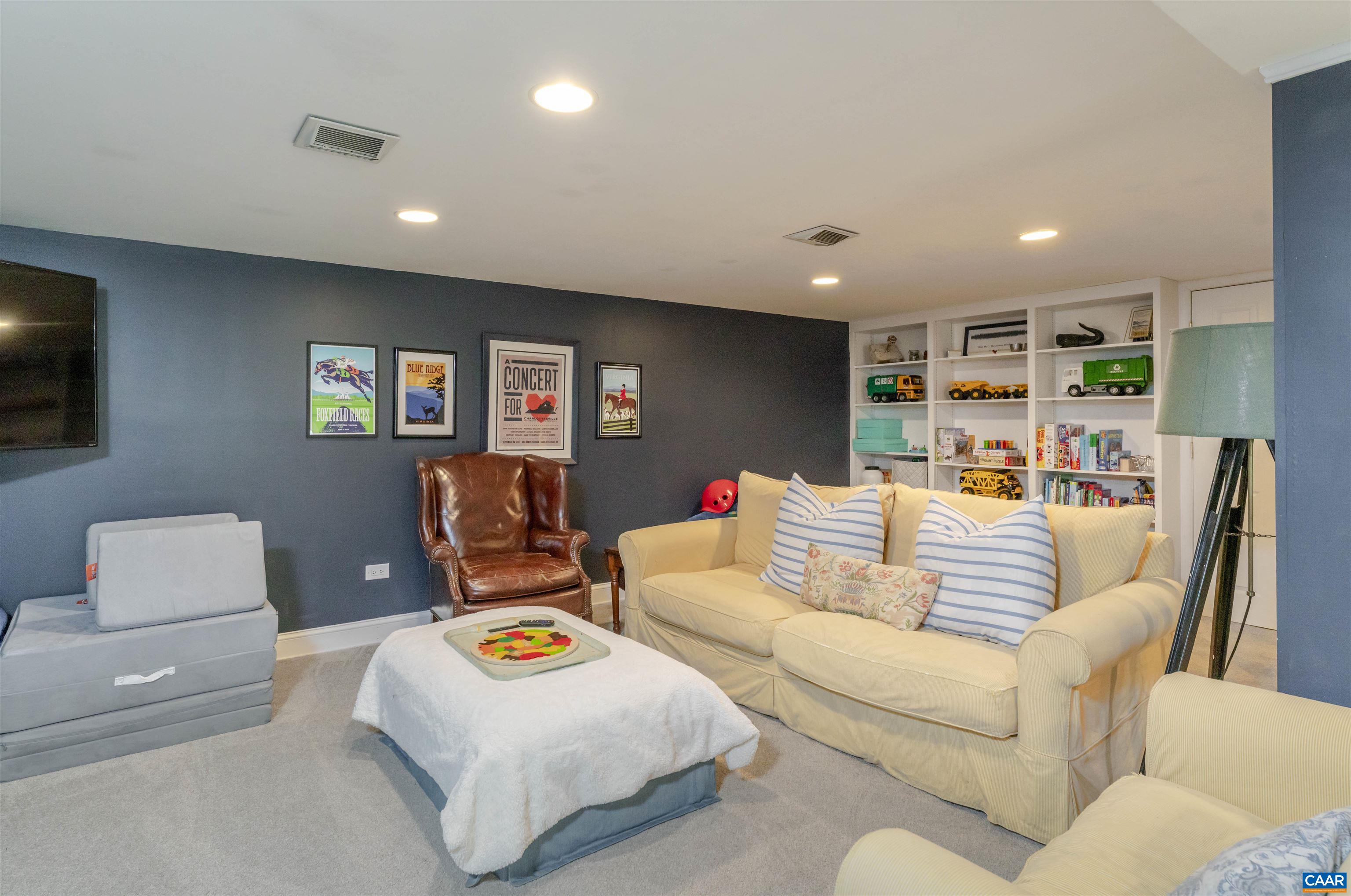 2302 WAKEFIELD RD, CHARLOTTESVILLE, Virginia 22901, 4 Bedrooms Bedrooms, ,3 BathroomsBathrooms,Residential,2302 WAKEFIELD RD,669647 MLS # 669647