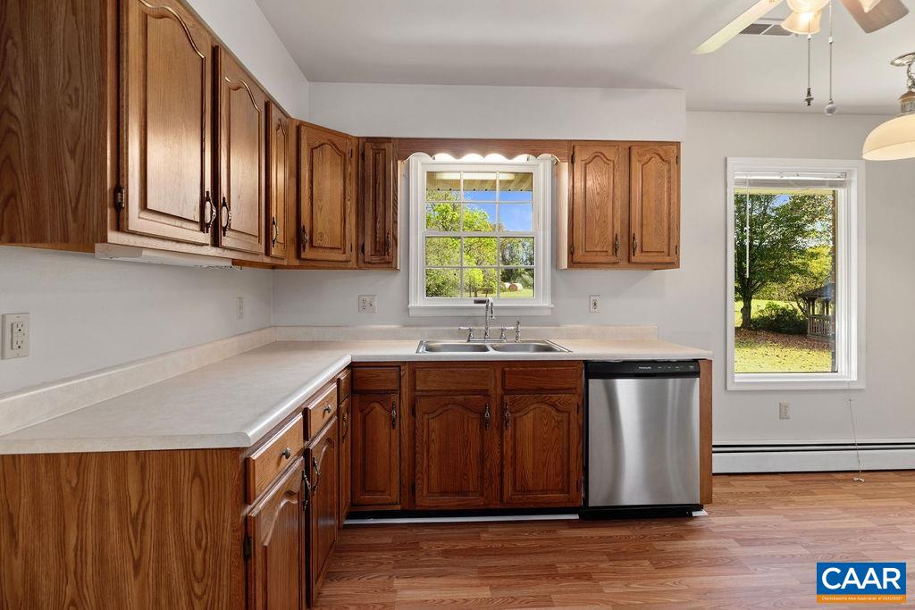 10694 ROCKFISH VALLEY HWY, AFTON, Virginia 22920, 3 Bedrooms Bedrooms, ,2 BathroomsBathrooms,Residential,10694 ROCKFISH VALLEY HWY,669649 MLS # 669649