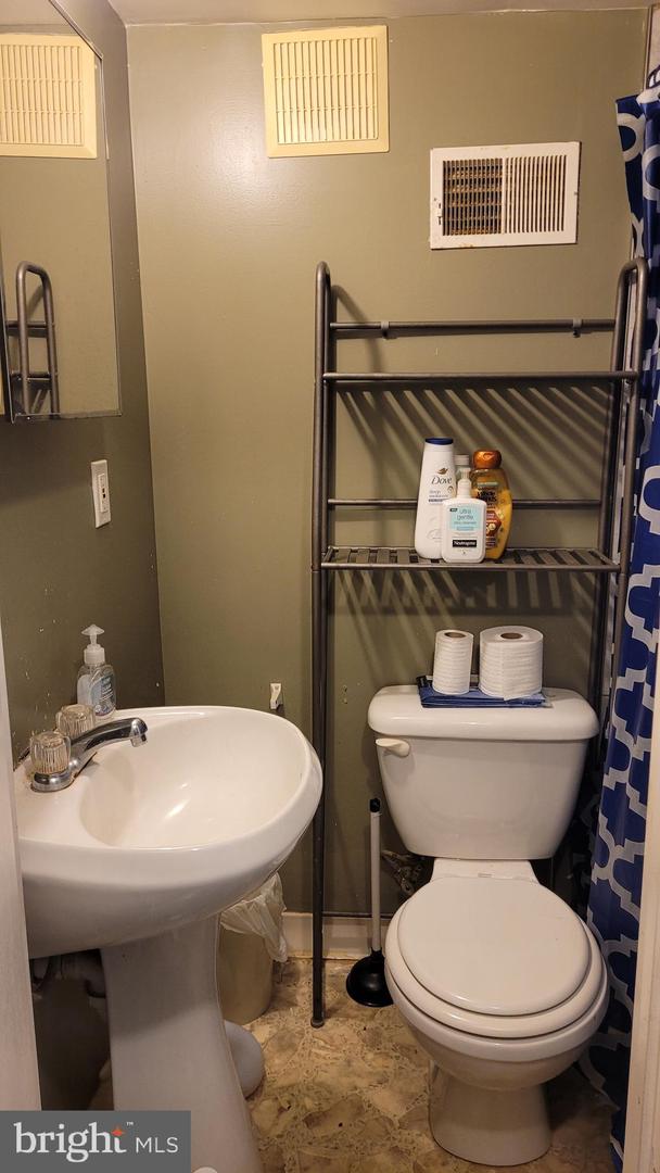 2818 LIBERTY AVE, FALLS CHURCH, Virginia 22042, 3 Bedrooms Bedrooms, ,3 BathroomsBathrooms,Residential,For sale,2818 LIBERTY AVE,VAFX2264946 MLS # VAFX2264946