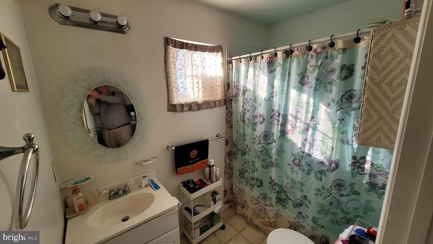 2818 LIBERTY AVE, FALLS CHURCH, Virginia 22042, 3 Bedrooms Bedrooms, ,3 BathroomsBathrooms,Residential,For sale,2818 LIBERTY AVE,VAFX2264946 MLS # VAFX2264946