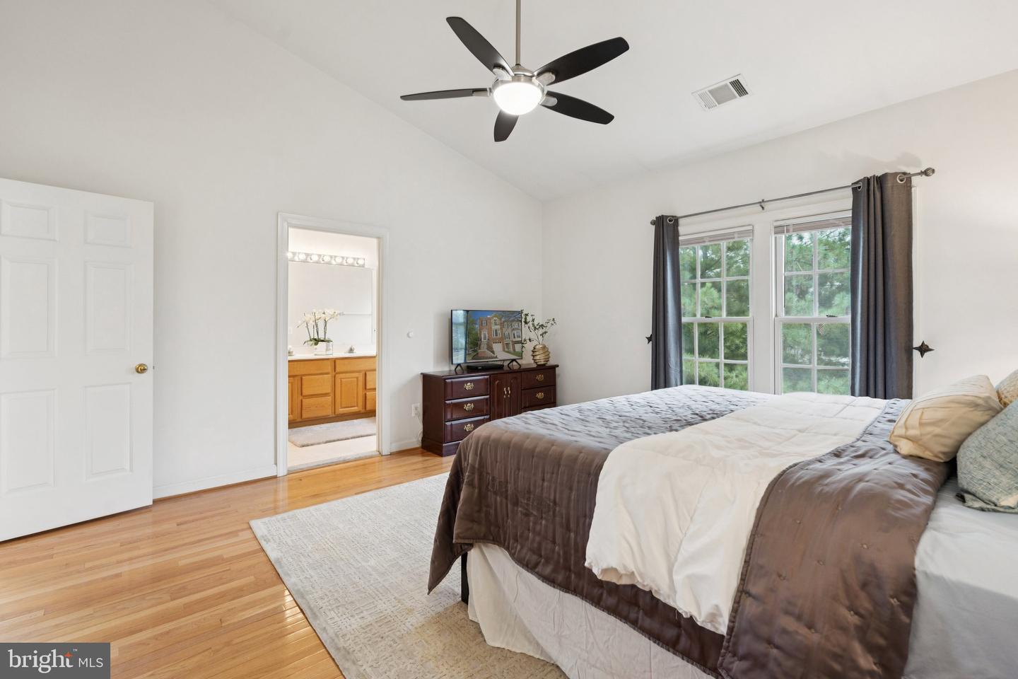 25368 HERRING CREEK DR, CHANTILLY, Virginia 20152, 3 Bedrooms Bedrooms, ,2 BathroomsBathrooms,Residential,For sale,25368 HERRING CREEK DR,VALO2106292 MLS # VALO2106292