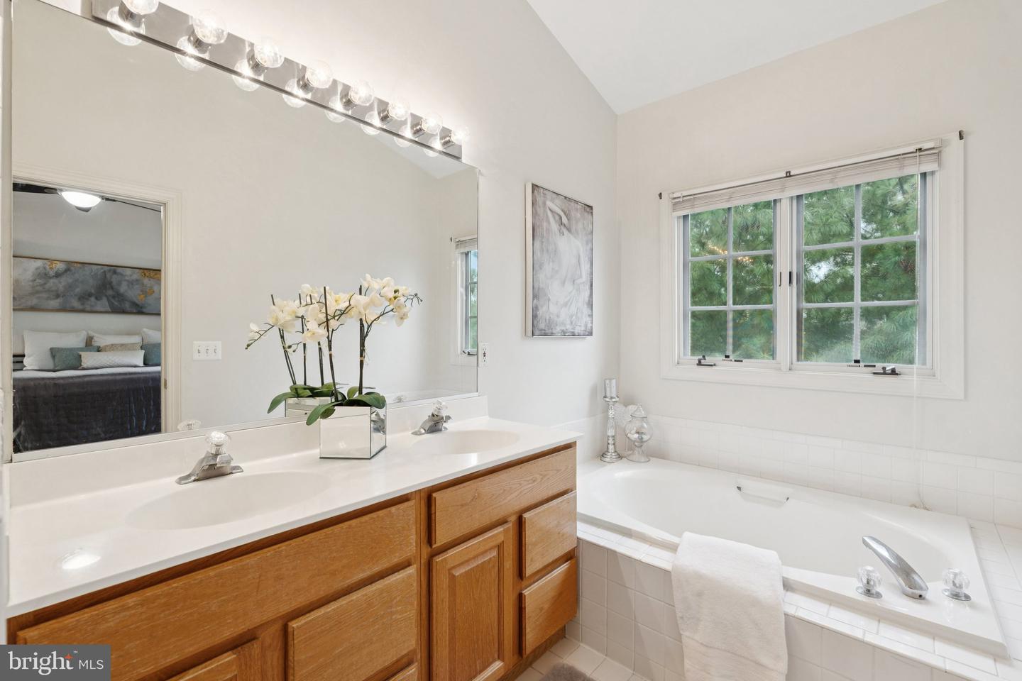 25368 HERRING CREEK DR, CHANTILLY, Virginia 20152, 3 Bedrooms Bedrooms, ,2 BathroomsBathrooms,Residential,For sale,25368 HERRING CREEK DR,VALO2106292 MLS # VALO2106292