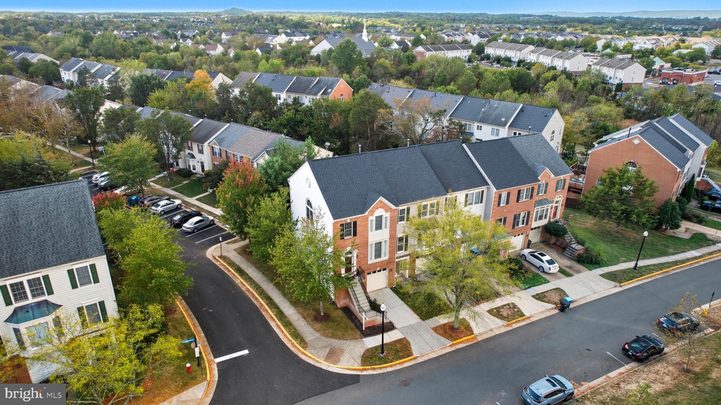 25368 HERRING CREEK DR, CHANTILLY, Virginia 20152, 3 Bedrooms Bedrooms, ,2 BathroomsBathrooms,Residential,For sale,25368 HERRING CREEK DR,VALO2106292 MLS # VALO2106292