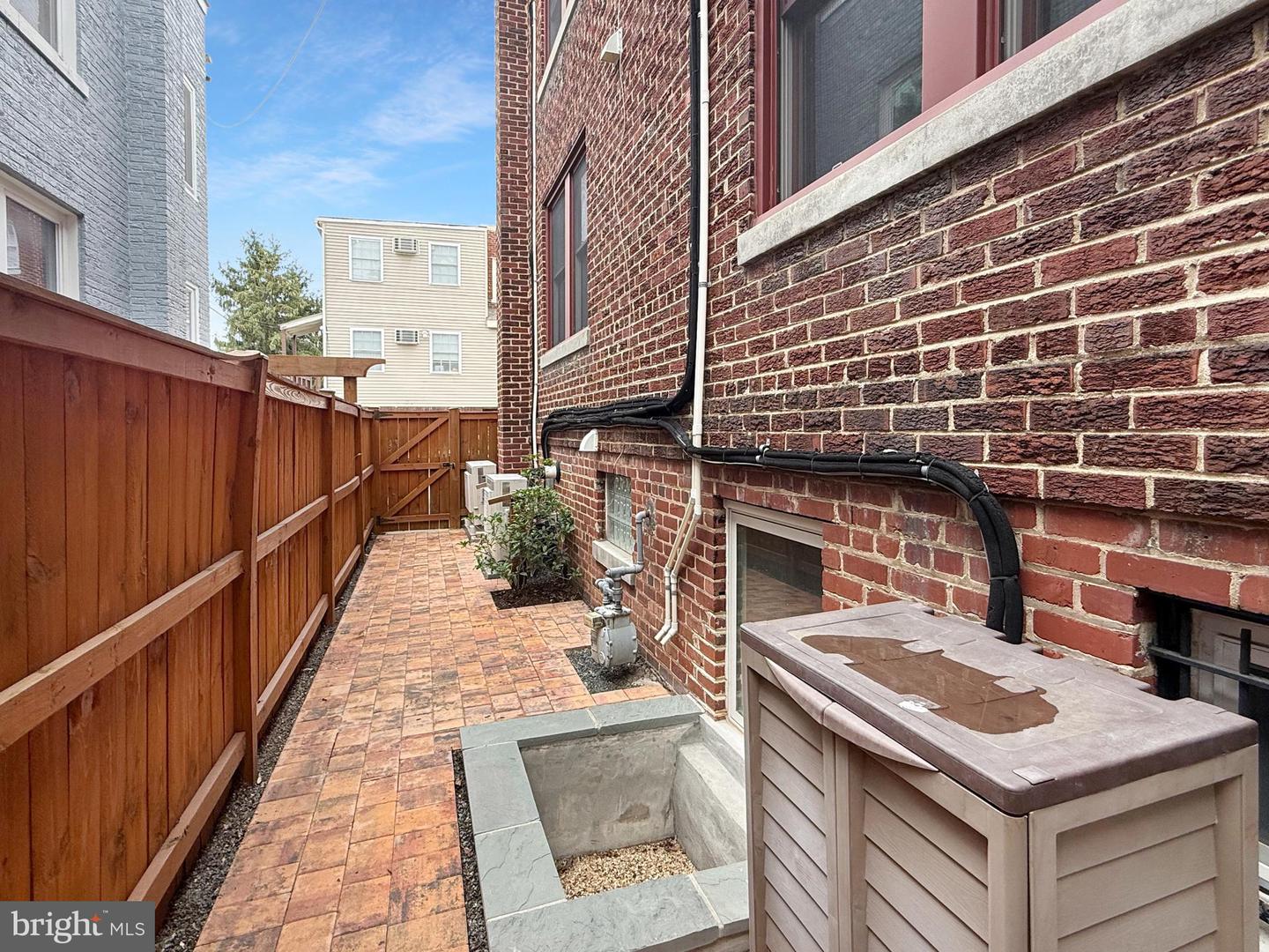6318 8TH ST NW, WASHINGTON, District Of Columbia 20011, 4 Bedrooms Bedrooms, ,3 BathroomsBathrooms,Residential,For sale,6318 8TH ST NW,DCDC2221340 MLS # DCDC2221340