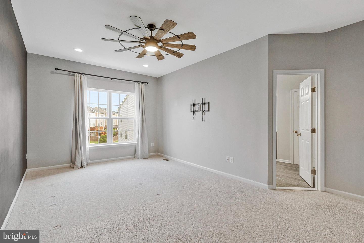 227 UPPER BROOK, PURCELLVILLE, Virginia 20132, 4 Bedrooms Bedrooms, 15 Rooms Rooms,3 BathroomsBathrooms,Residential,For sale,227 UPPER BROOK,VALO2106676 MLS # VALO2106676