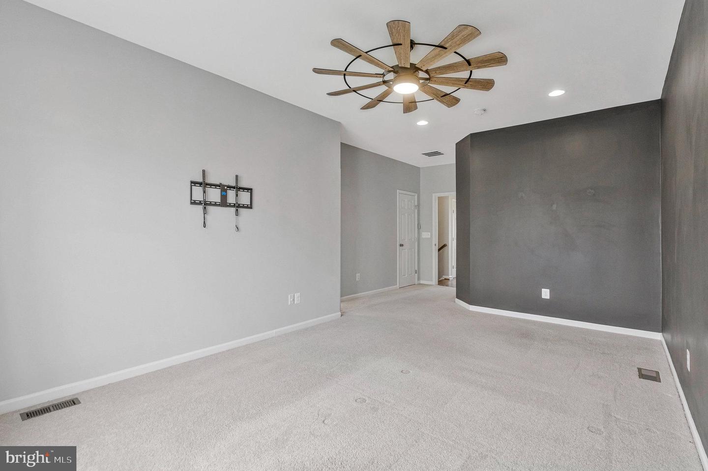 227 UPPER BROOK, PURCELLVILLE, Virginia 20132, 4 Bedrooms Bedrooms, 15 Rooms Rooms,3 BathroomsBathrooms,Residential,For sale,227 UPPER BROOK,VALO2106676 MLS # VALO2106676