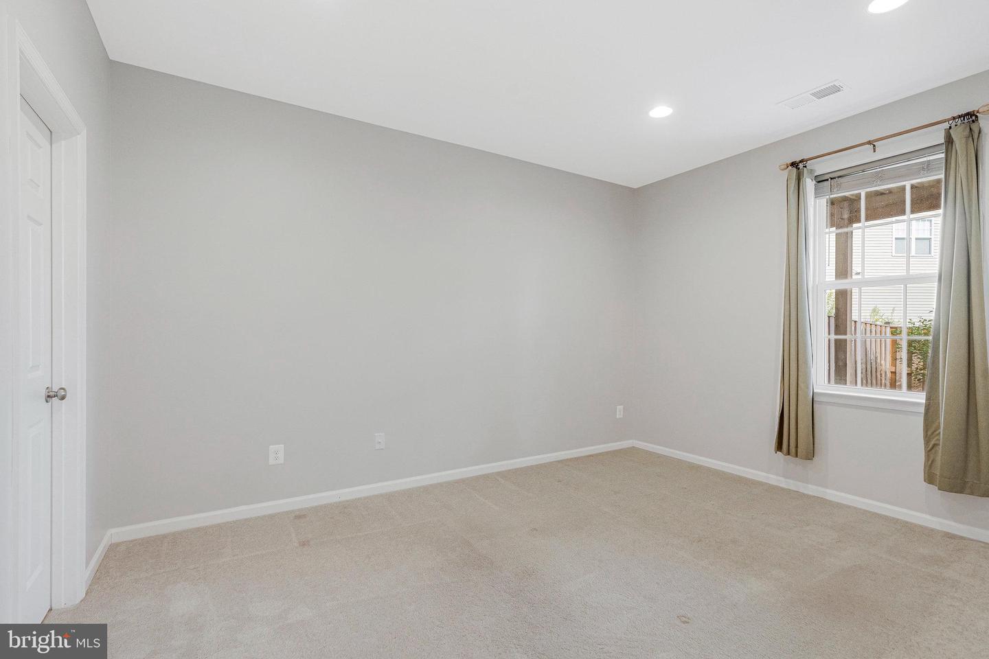 227 UPPER BROOK, PURCELLVILLE, Virginia 20132, 4 Bedrooms Bedrooms, 15 Rooms Rooms,3 BathroomsBathrooms,Residential,For sale,227 UPPER BROOK,VALO2106676 MLS # VALO2106676