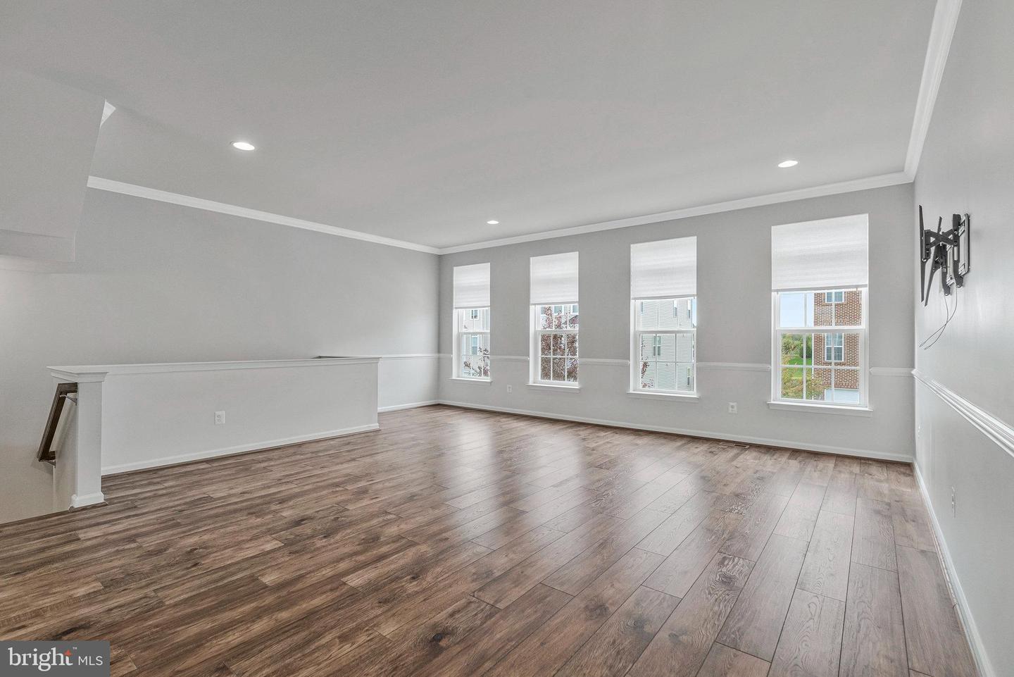 227 UPPER BROOK, PURCELLVILLE, Virginia 20132, 4 Bedrooms Bedrooms, 15 Rooms Rooms,3 BathroomsBathrooms,Residential,For sale,227 UPPER BROOK,VALO2106676 MLS # VALO2106676
