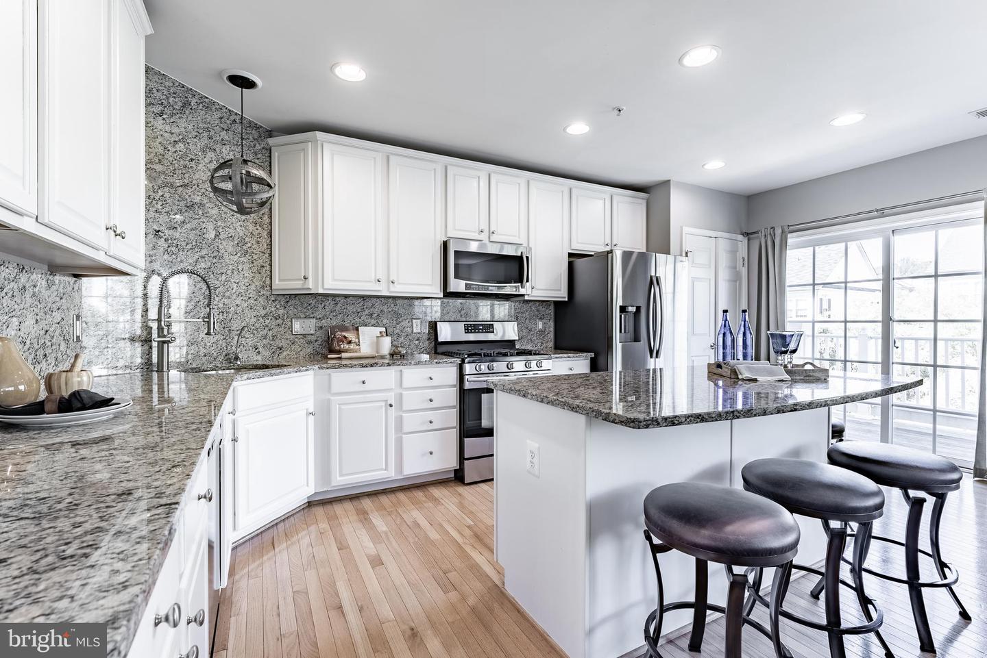 4579 WHITTEMORE PL #1242, FAIRFAX, Virginia 22030, 3 Bedrooms Bedrooms, ,2 BathroomsBathrooms,Residential,For sale,4579 WHITTEMORE PL #1242,VAFX2267328 MLS # VAFX2267328