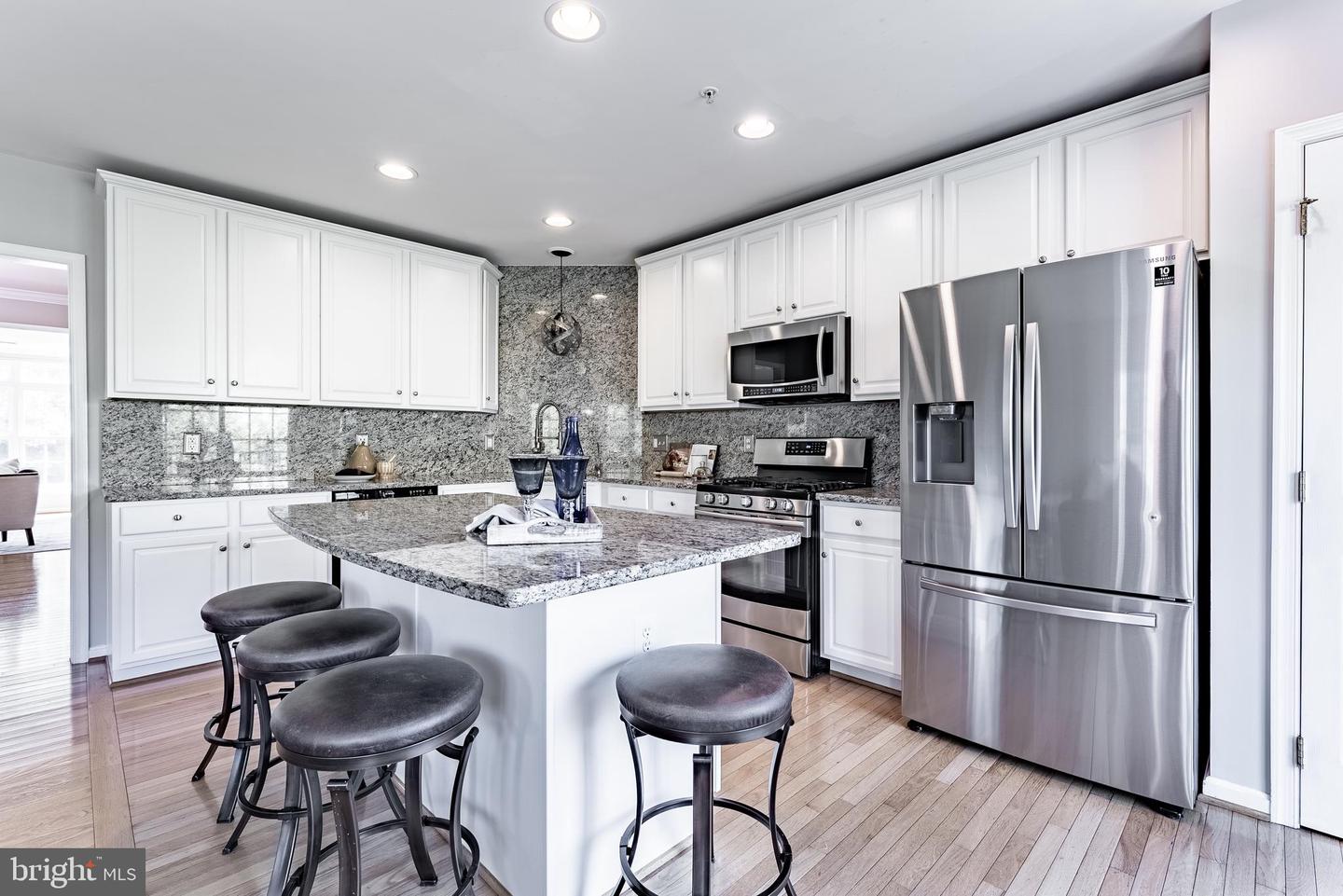 4579 WHITTEMORE PL #1242, FAIRFAX, Virginia 22030, 3 Bedrooms Bedrooms, ,2 BathroomsBathrooms,Residential,For sale,4579 WHITTEMORE PL #1242,VAFX2267328 MLS # VAFX2267328