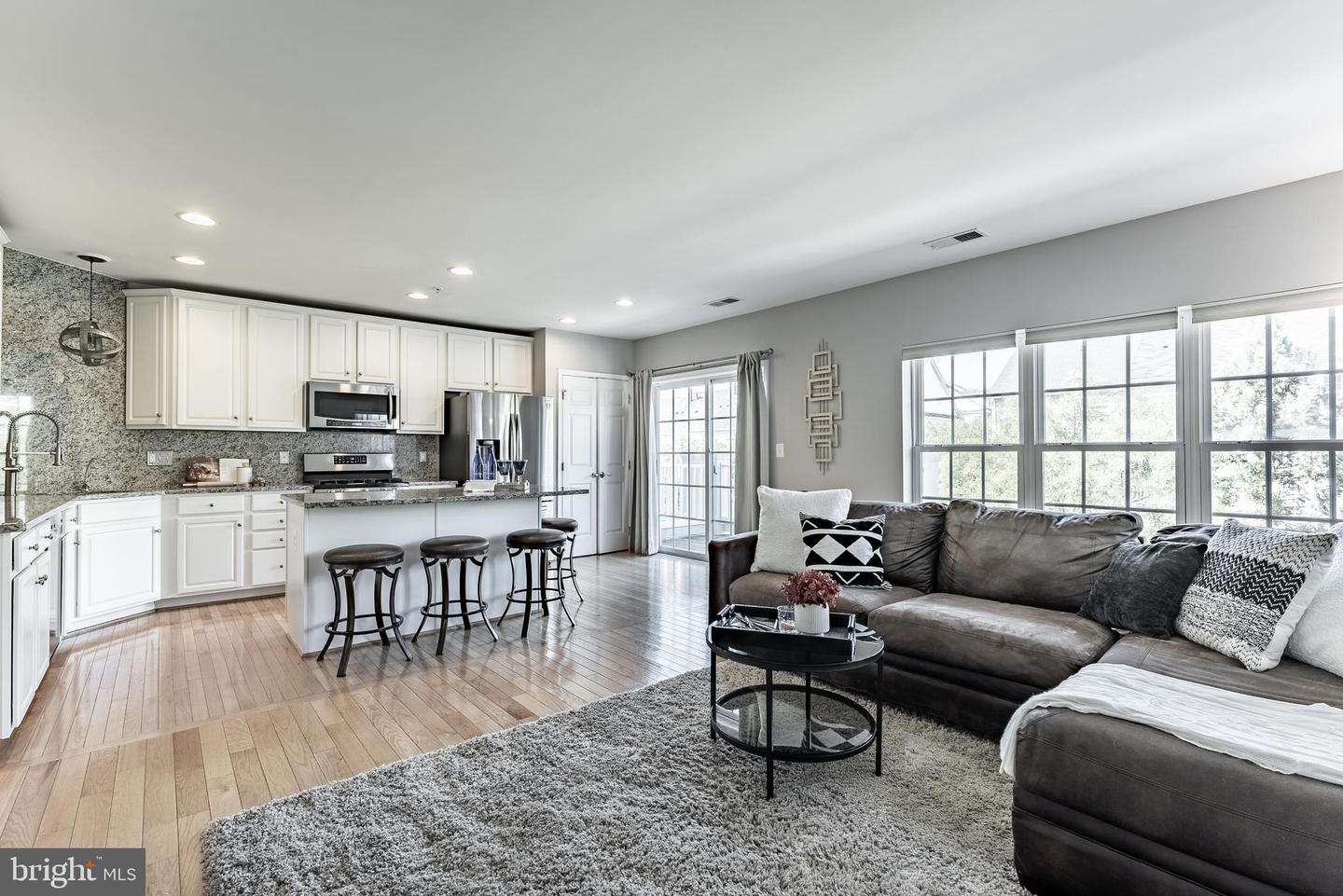 4579 WHITTEMORE PL #1242, FAIRFAX, Virginia 22030, 3 Bedrooms Bedrooms, ,2 BathroomsBathrooms,Residential,For sale,4579 WHITTEMORE PL #1242,VAFX2267328 MLS # VAFX2267328