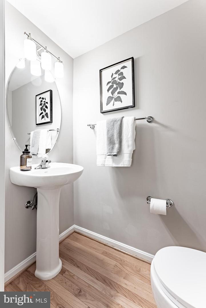 4579 WHITTEMORE PL #1242, FAIRFAX, Virginia 22030, 3 Bedrooms Bedrooms, ,2 BathroomsBathrooms,Residential,For sale,4579 WHITTEMORE PL #1242,VAFX2267328 MLS # VAFX2267328