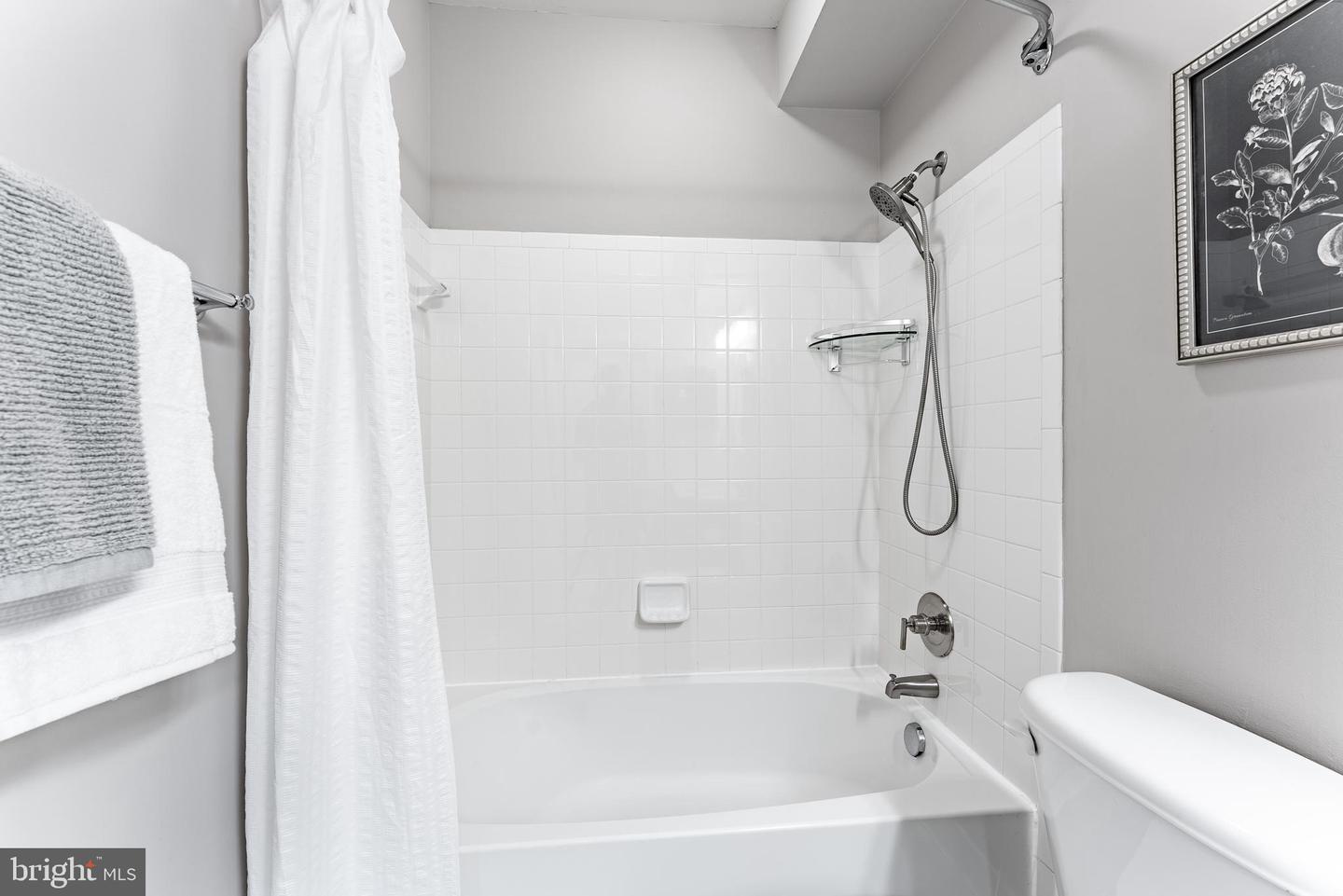 4579 WHITTEMORE PL #1242, FAIRFAX, Virginia 22030, 3 Bedrooms Bedrooms, ,2 BathroomsBathrooms,Residential,For sale,4579 WHITTEMORE PL #1242,VAFX2267328 MLS # VAFX2267328