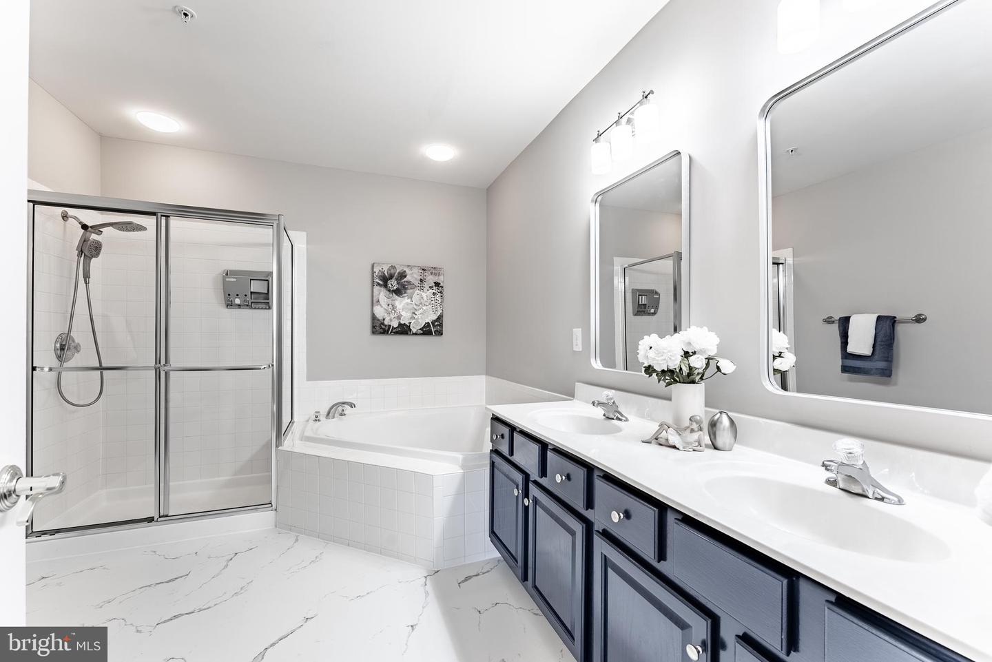 4579 WHITTEMORE PL #1242, FAIRFAX, Virginia 22030, 3 Bedrooms Bedrooms, ,2 BathroomsBathrooms,Residential,For sale,4579 WHITTEMORE PL #1242,VAFX2267328 MLS # VAFX2267328