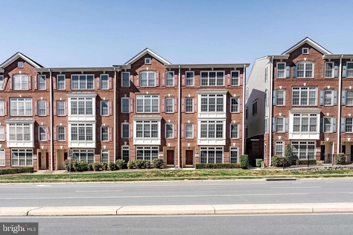 4579 WHITTEMORE PL #1242, FAIRFAX, Virginia 22030, 3 Bedrooms Bedrooms, ,2 BathroomsBathrooms,Residential,For sale,4579 WHITTEMORE PL #1242,VAFX2267328 MLS # VAFX2267328