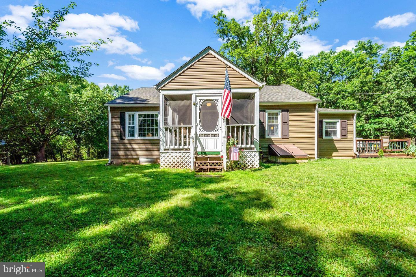 4440 DUMFRIES RD, CATLETT, Virginia 20119, 3 Bedrooms Bedrooms, 4 Rooms Rooms,1 BathroomBathrooms,Residential,For sale,4440 DUMFRIES RD,VAFQ2018342 MLS # VAFQ2018342