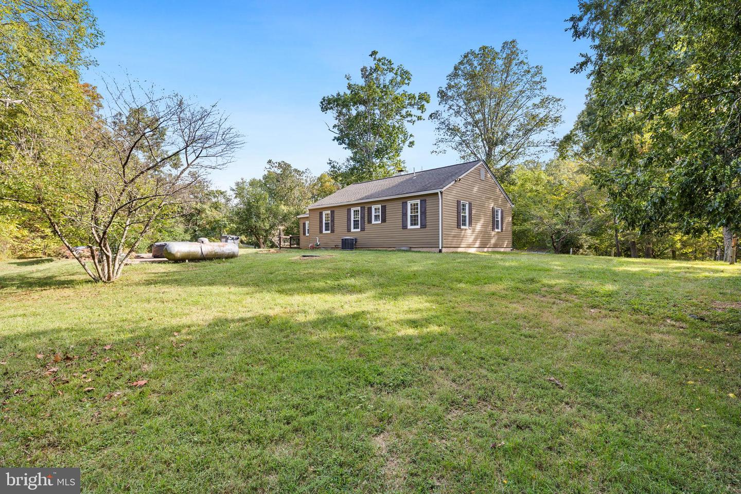 4440 DUMFRIES RD, CATLETT, Virginia 20119, 3 Bedrooms Bedrooms, 4 Rooms Rooms,1 BathroomBathrooms,Residential,For sale,4440 DUMFRIES RD,VAFQ2018342 MLS # VAFQ2018342