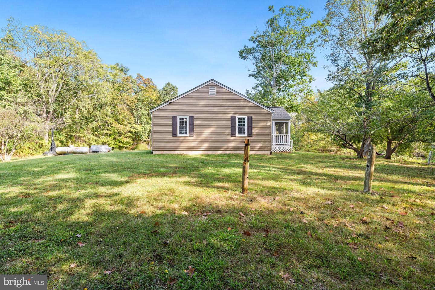 4440 DUMFRIES RD, CATLETT, Virginia 20119, 3 Bedrooms Bedrooms, 4 Rooms Rooms,1 BathroomBathrooms,Residential,For sale,4440 DUMFRIES RD,VAFQ2018342 MLS # VAFQ2018342