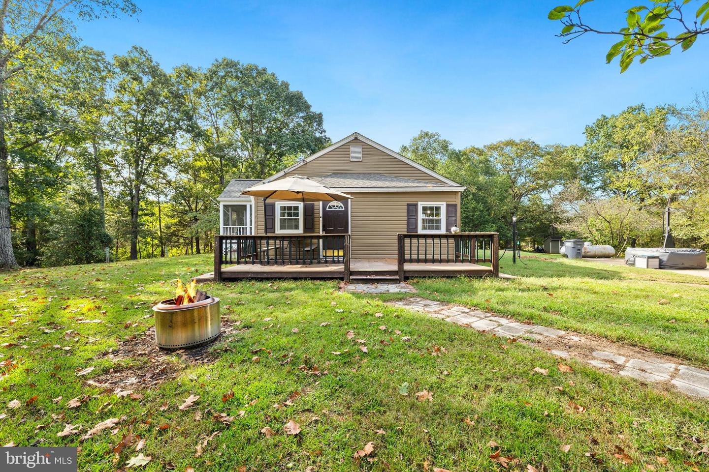 4440 DUMFRIES RD, CATLETT, Virginia 20119, 3 Bedrooms Bedrooms, 4 Rooms Rooms,1 BathroomBathrooms,Residential,For sale,4440 DUMFRIES RD,VAFQ2018342 MLS # VAFQ2018342