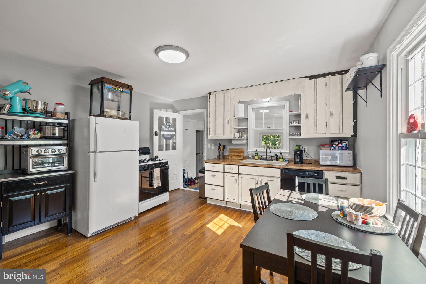 4440 DUMFRIES RD, CATLETT, Virginia 20119, 3 Bedrooms Bedrooms, 4 Rooms Rooms,1 BathroomBathrooms,Residential,For sale,4440 DUMFRIES RD,VAFQ2018342 MLS # VAFQ2018342