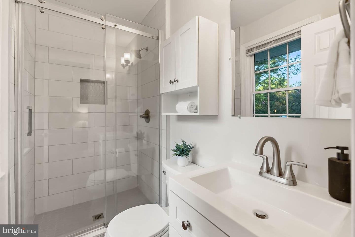 8929 CHELTONHAM PL, ANNANDALE, Virginia 22003, 4 Bedrooms Bedrooms, ,3 BathroomsBathrooms,Residential,For sale,8929 CHELTONHAM PL,VAFX2267950 MLS # VAFX2267950